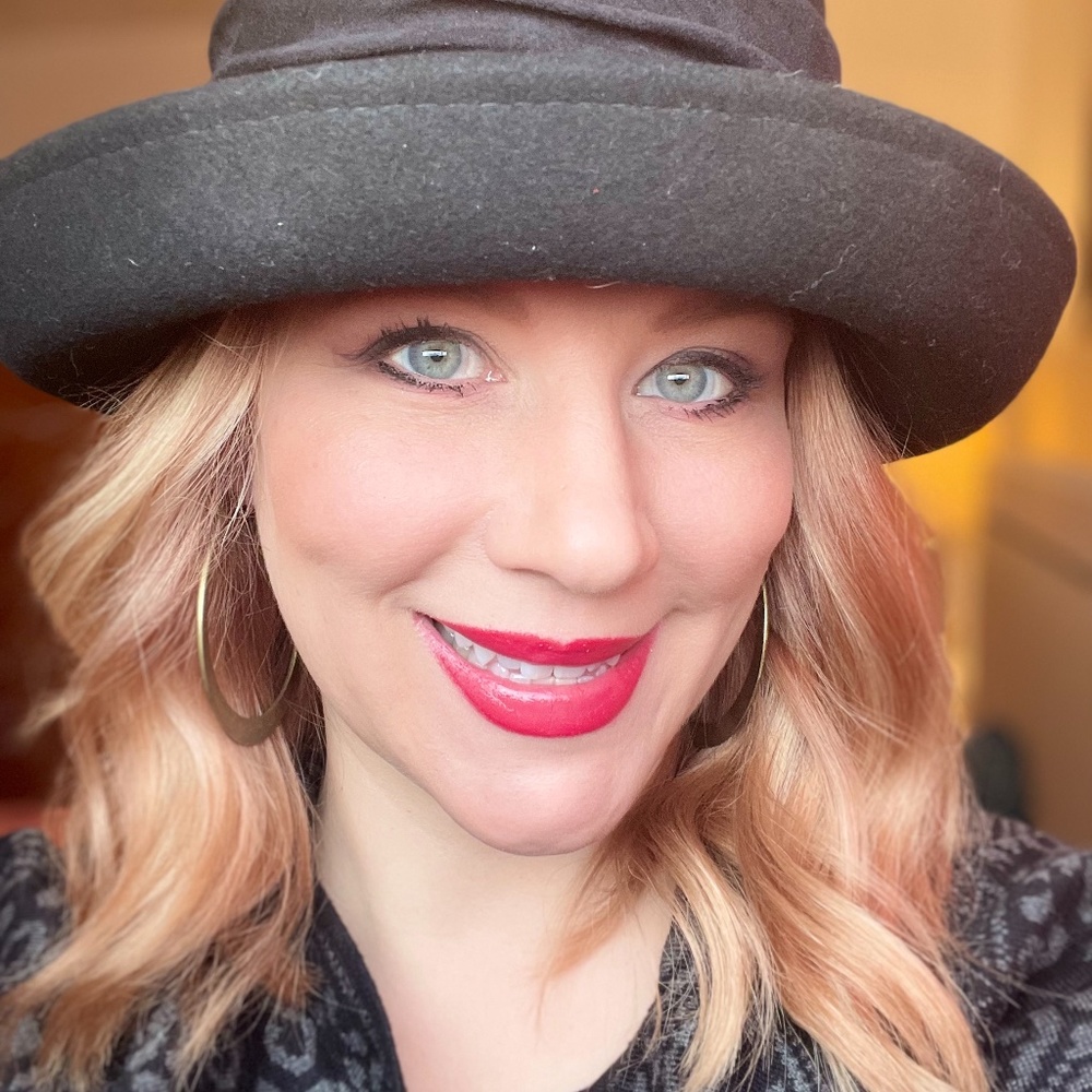 Meet your Posher, Alyson